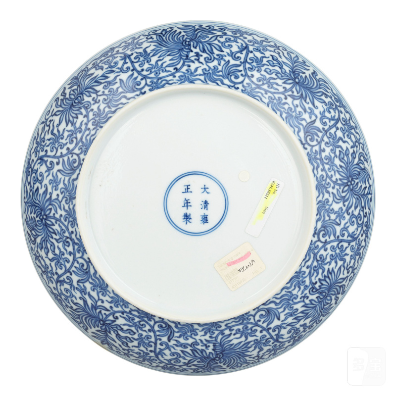 清雍正 青花花卉紋盤 | AN IMPERIAL BLUE AND WHITE 'CHRYSANTHEMUM' DISH - 图2